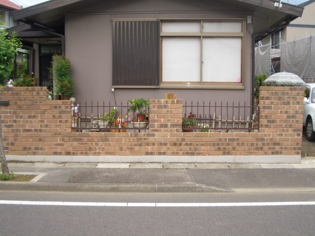 存在感あるレンガの門塀　郡山市K様邸