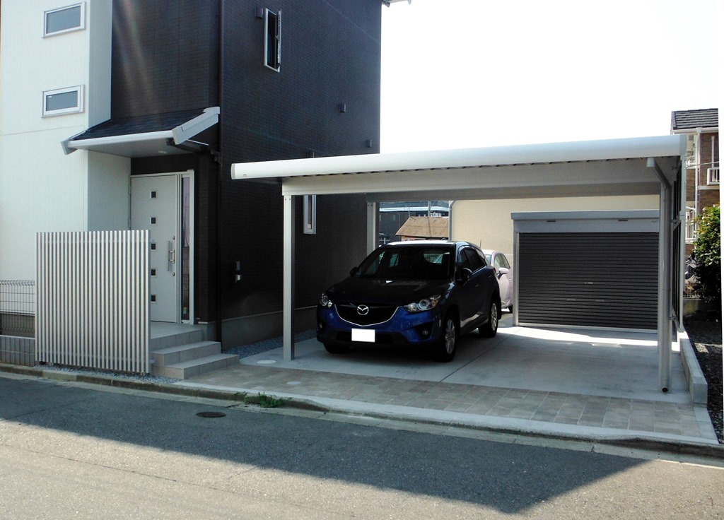 バイク倉庫のある奥行きのある駐車場　郡山市Ｔ様邸