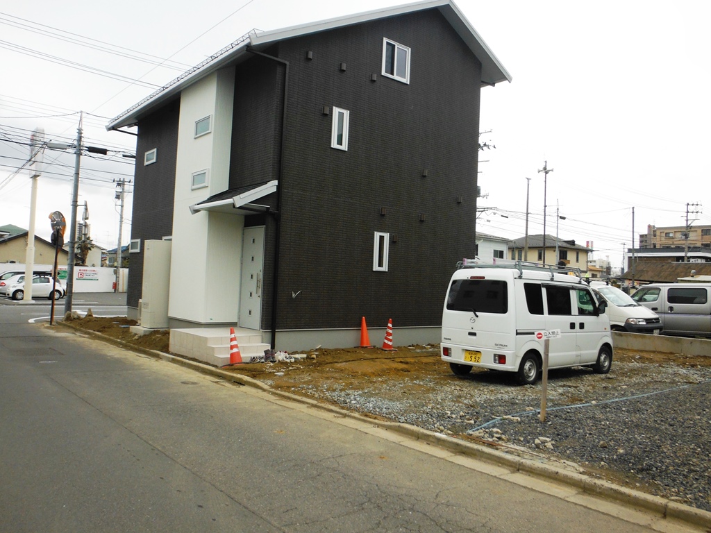 直線的でクールな外構に　郡山市T様邸