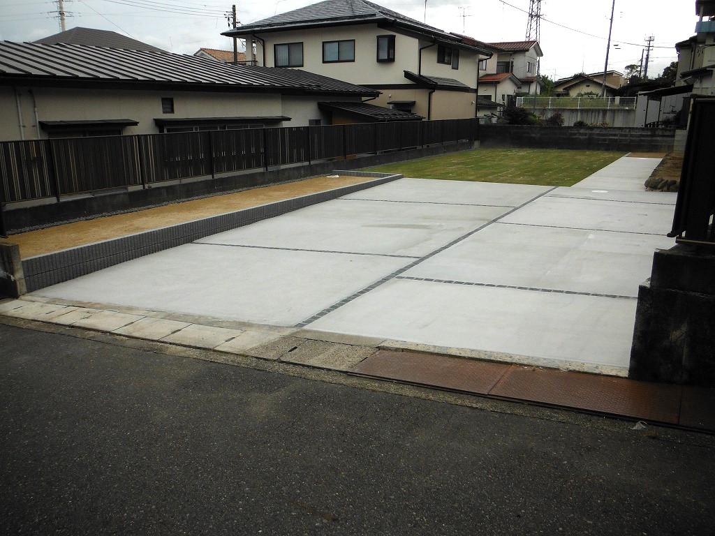 排水処理もしっかりと。庭まわりと駐車場をきれいにしました　郡山市Ｔ様邸